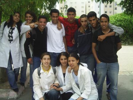 les amis chi 7aja wa3ra bzaf